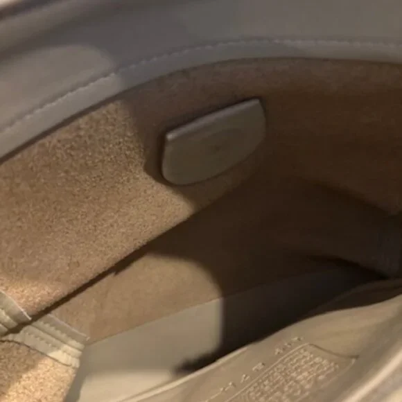 Vintage Coach Leather Chartreuse Cross Body Snap Closure Bag w/ Wallets Included - Picture 15 of 16